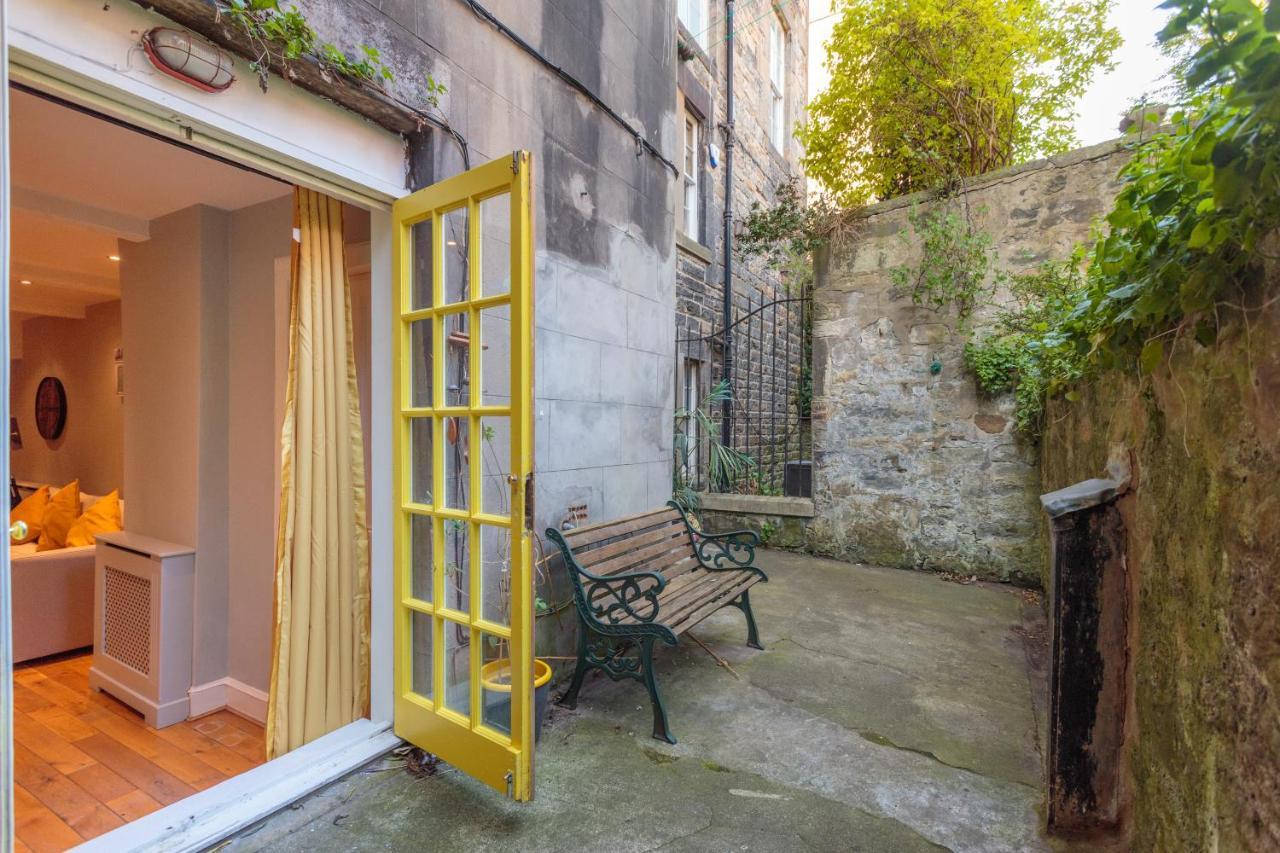 Ferienwohnung Beautiful Hideout In Center Of EDI Exterior foto