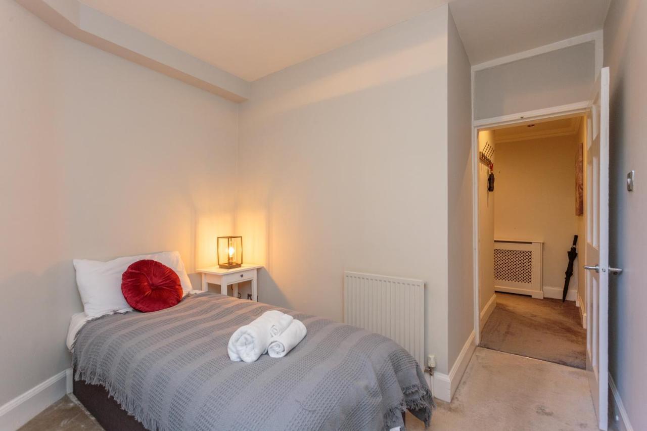 Ferienwohnung Beautiful Hideout In Center Of EDI Exterior foto