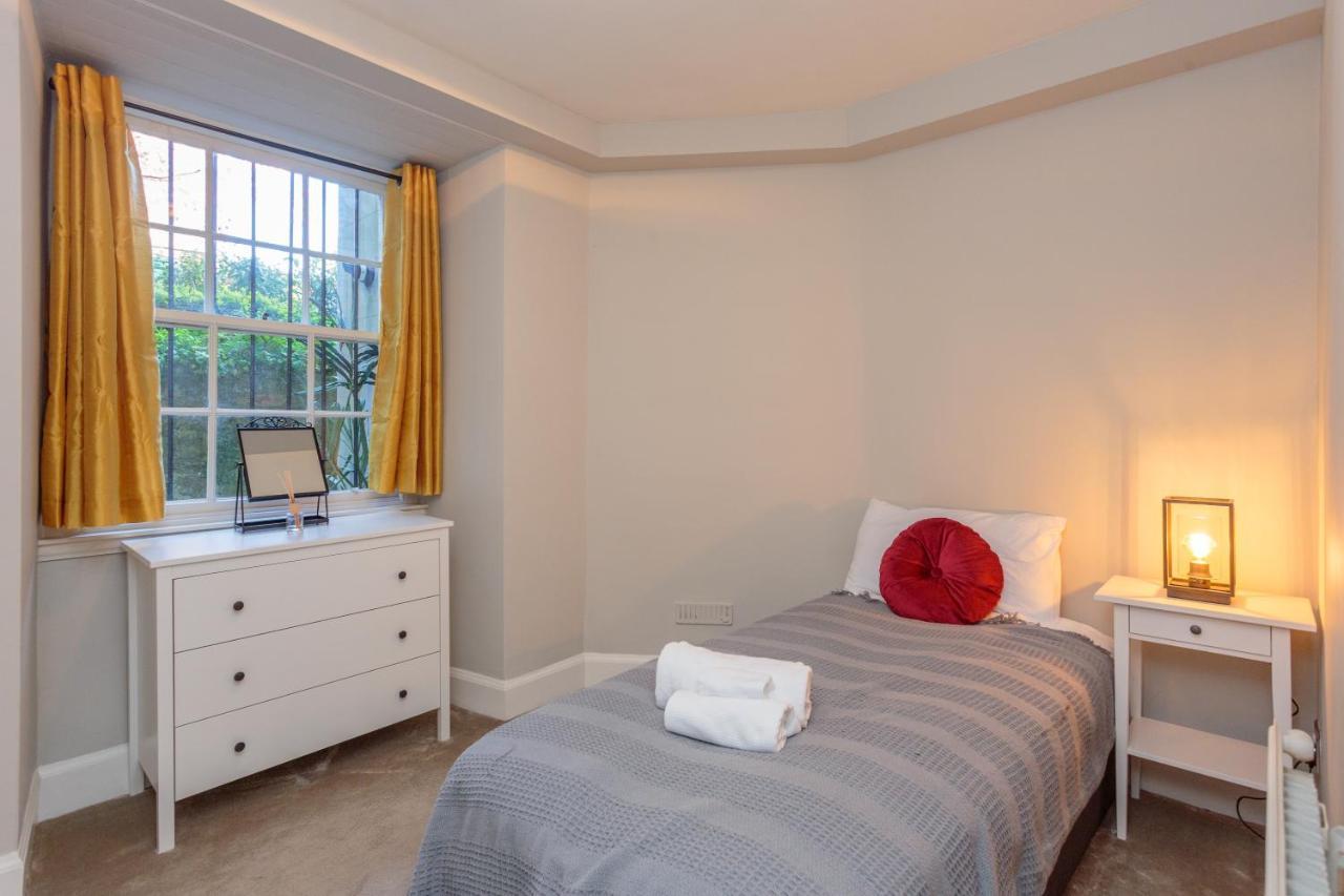 Ferienwohnung Beautiful Hideout In Center Of EDI Exterior foto