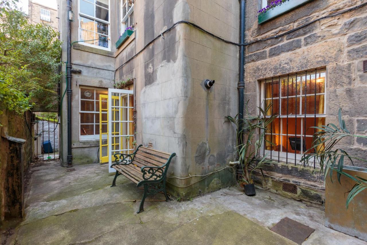 Ferienwohnung Beautiful Hideout In Center Of EDI Exterior foto