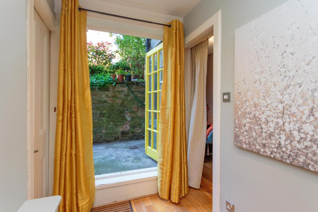 Ferienwohnung Beautiful Hideout In Center Of EDI Exterior foto