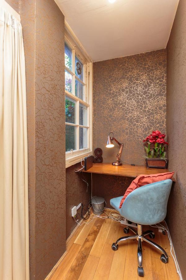 Ferienwohnung Beautiful Hideout In Center Of EDI Exterior foto